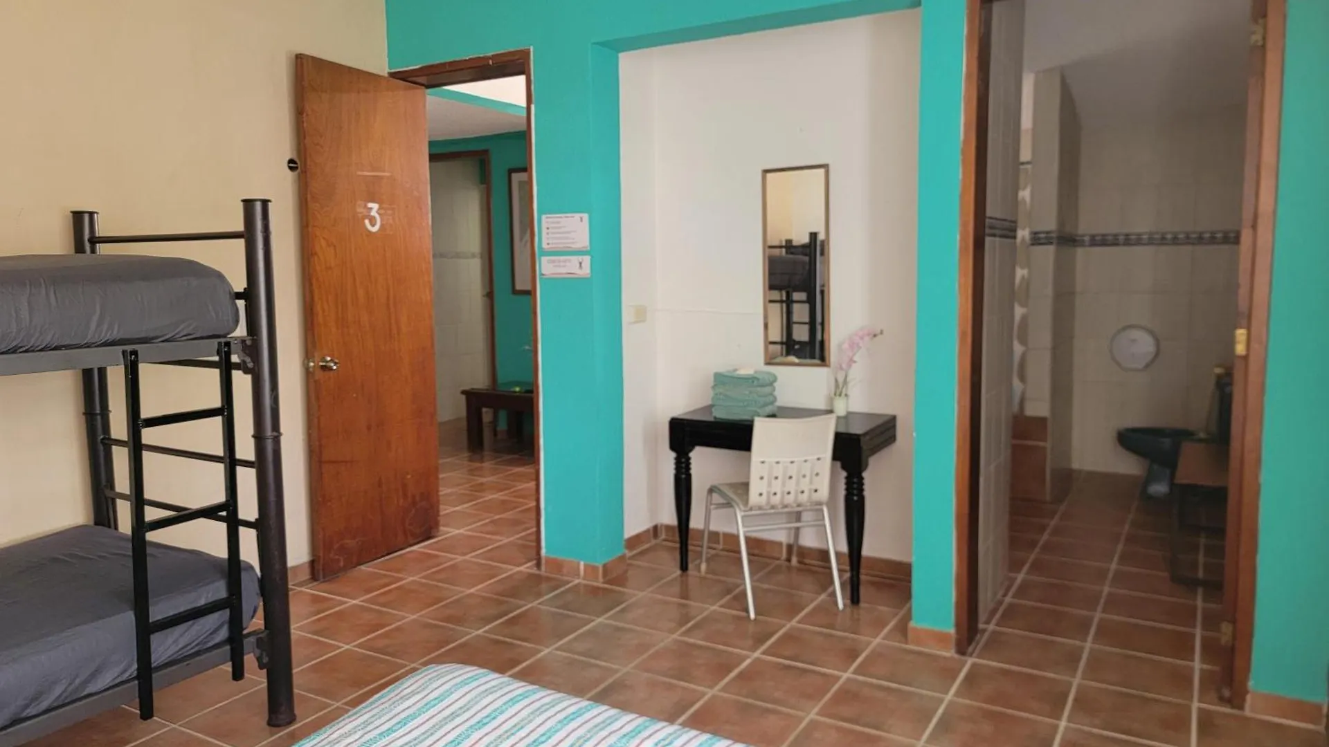 Xungla Cancún Hostel
